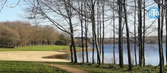 Bord du lac du Drennec.